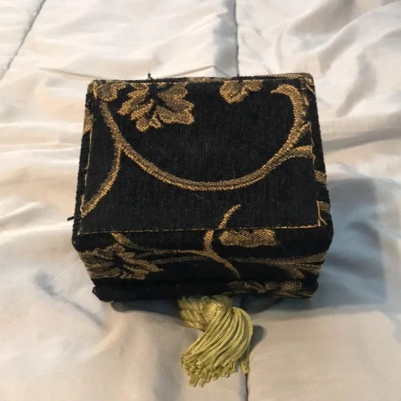 Nick Nack treasure chest or catch-all - Picture 5 of 10